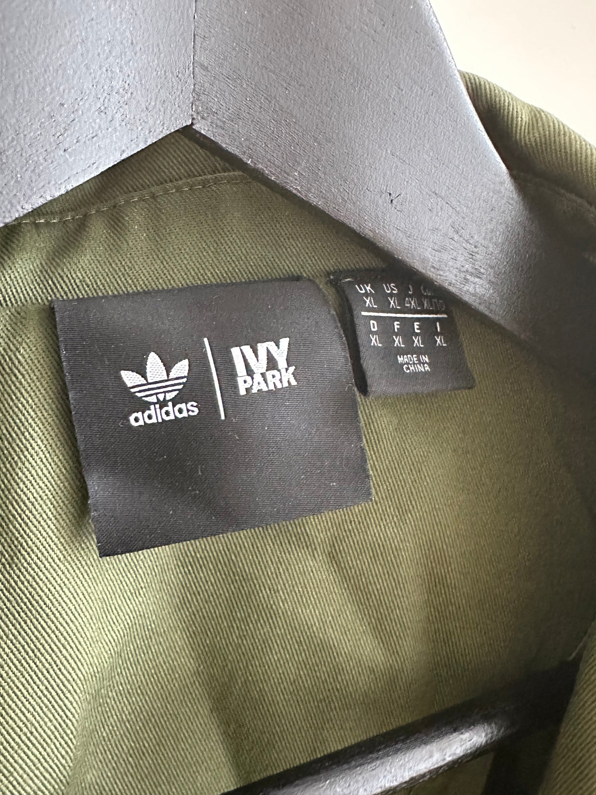 USADO - Chaqueta IV x Adidas Collab