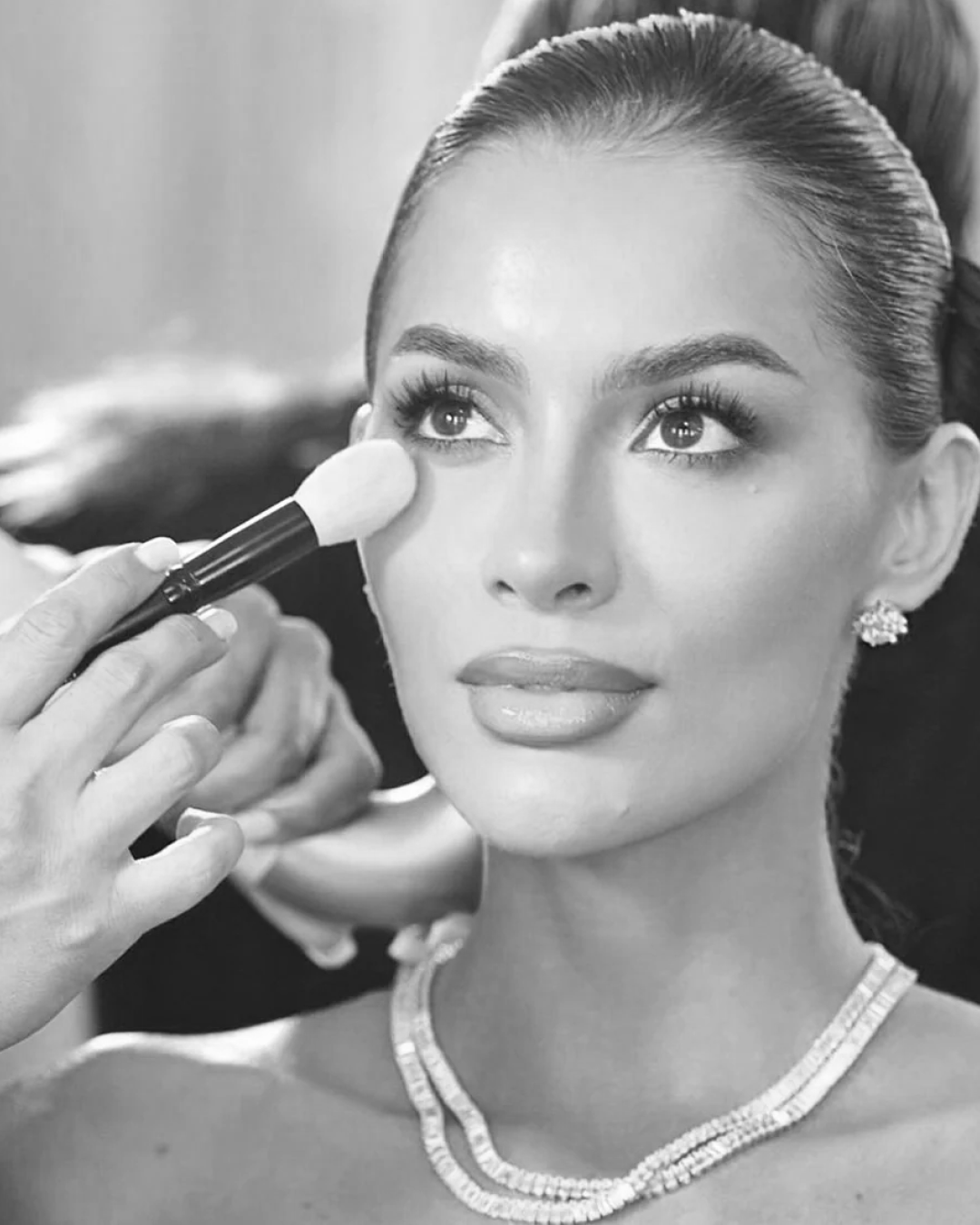 ⠀Glam